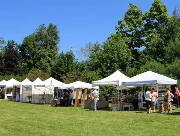 Χρήσεις εκθεσιακών σκηνών